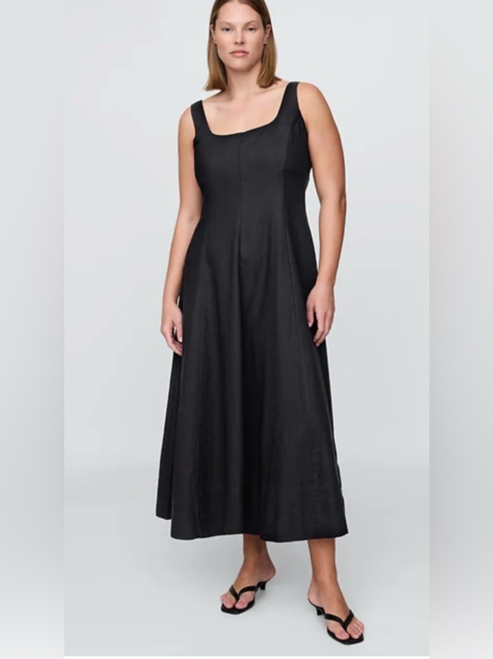 NWT-12 New Day Scoop neck
Perfect wide straps.Side zipper
seamed skirt pockets